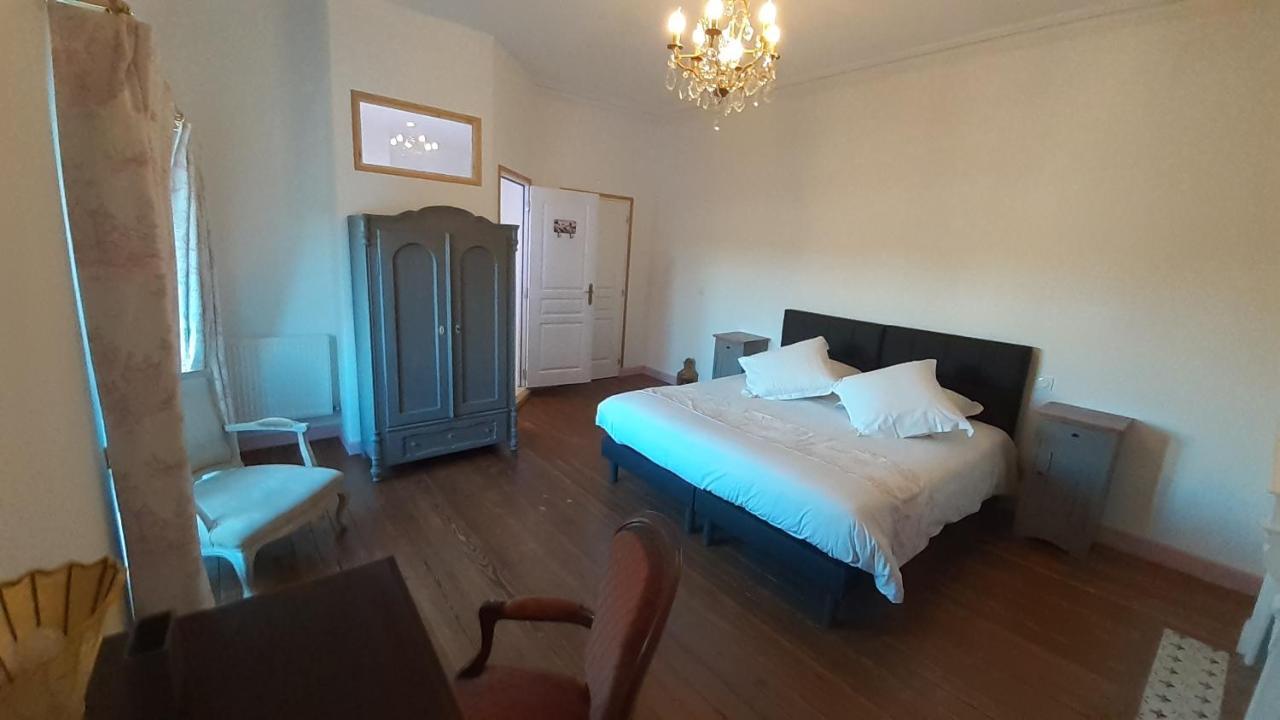 Auberge De Saint Jean Ploumilliau Bagian luar foto