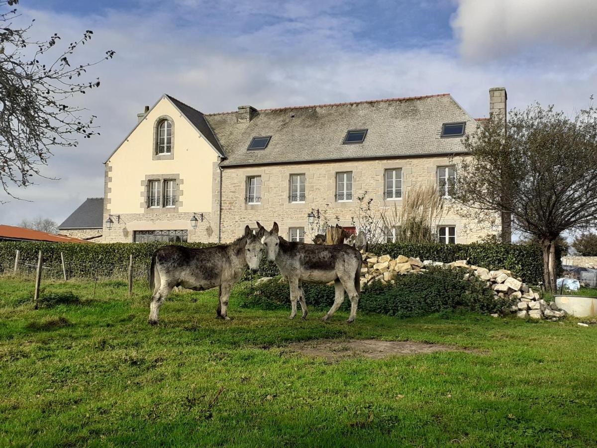 Auberge De Saint Jean Ploumilliau Bagian luar foto